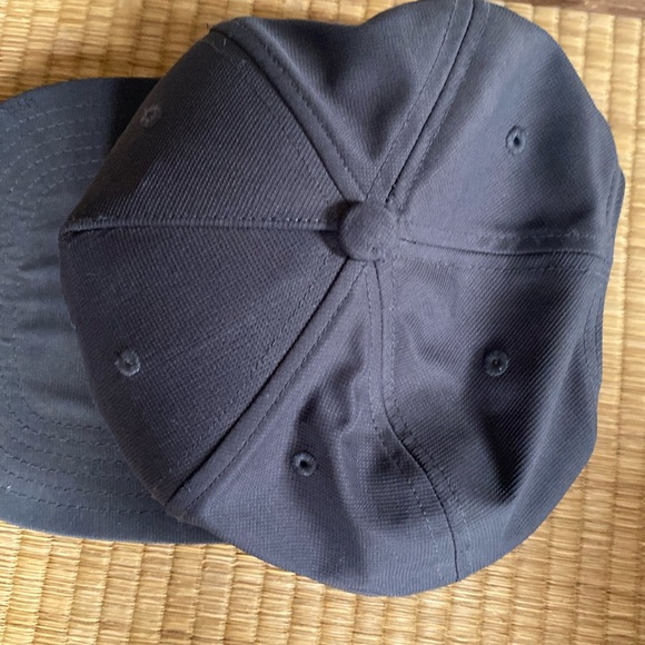 Men’s EUC ADIDAS: Aero Ready Gray Baseball Cap with adjustable fit - Picture 3 of 8